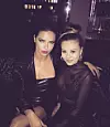 Monika Bagárová s Adrianou Limou. Přidání dalšího textu, ať vidíme, jestli se stále zobrazují popisky zobrazit více či méně.