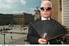 Lagerfeld žil na vysoké noze.