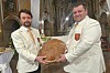 Bohumil Hlavatý a Petr Křivka ze Svazu pekařů a cukrářů ČR představili v bazilice Chléb republiky.
