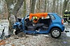 Zimní počasí způsobilo komplikace v Česku, nehoda u Mšeckých Žehrovic.