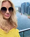 Monika Babišová neplánovaně v Singapuru (březen 2026)